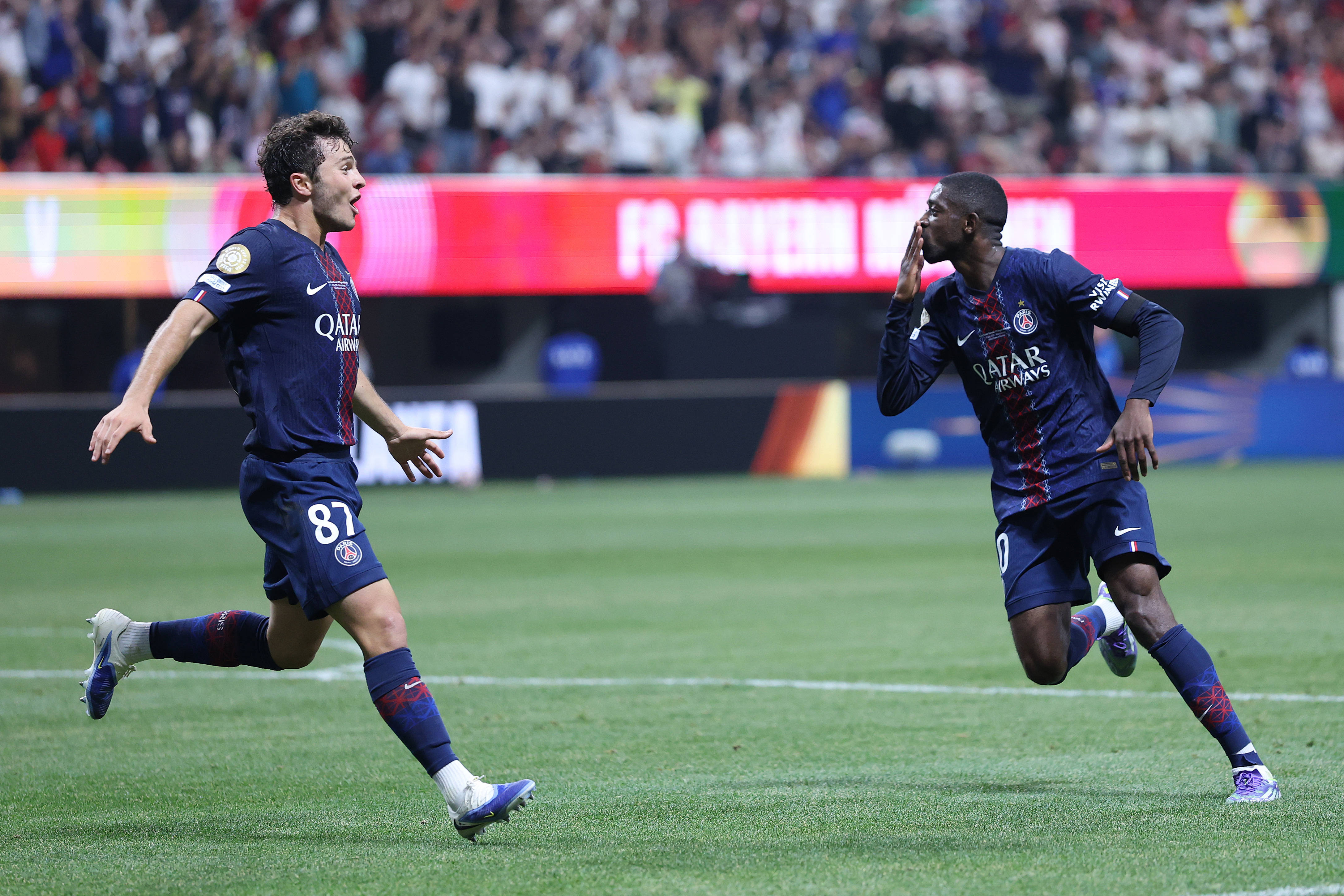 再用脚背外 再用脚背外