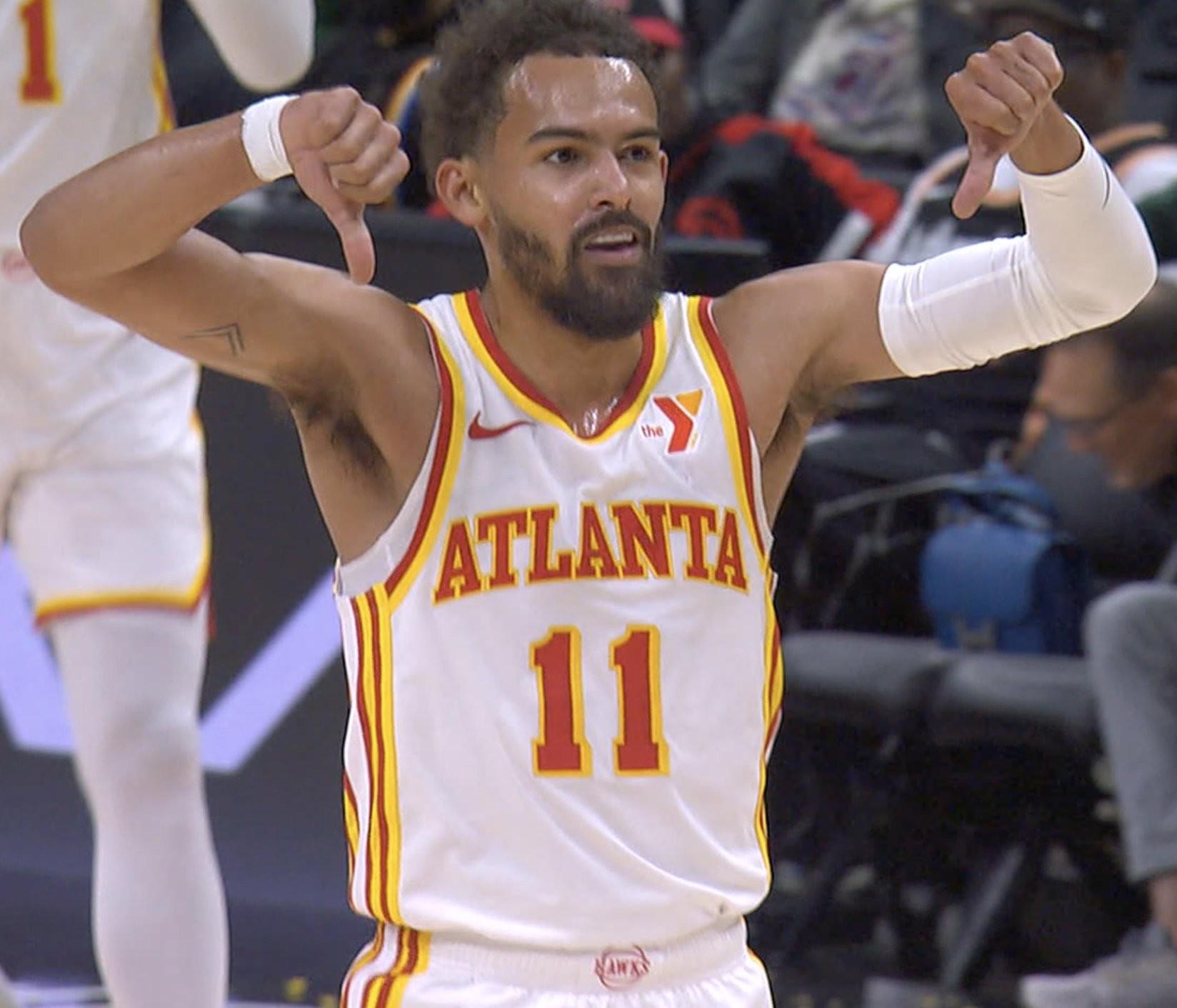 詹姆斯更新社媒:那些黑子们真走上球场,当场就会吓得尿裤子